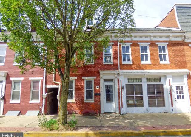 Property at 556 S Queen St, York, PA 17403, 4 beds, 1 bath