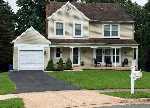 Property at 902 Old River Way Ct, Sterling, VA 20164, 3 beds, 2.5 baths