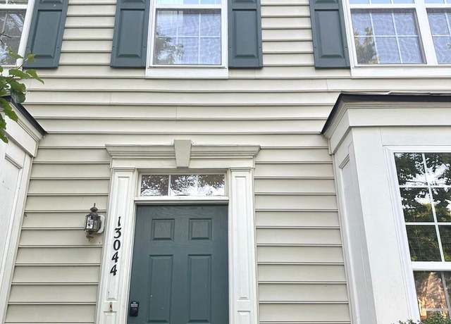 Property at 13044 Scotch Heather Pl, Woodbridge, VA 22192, 3 beds, 2.5 baths