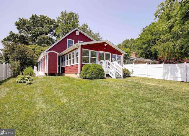 Property at 468 Riverview Dr, Edgewater, MD 21037, 4 beds, 2 baths