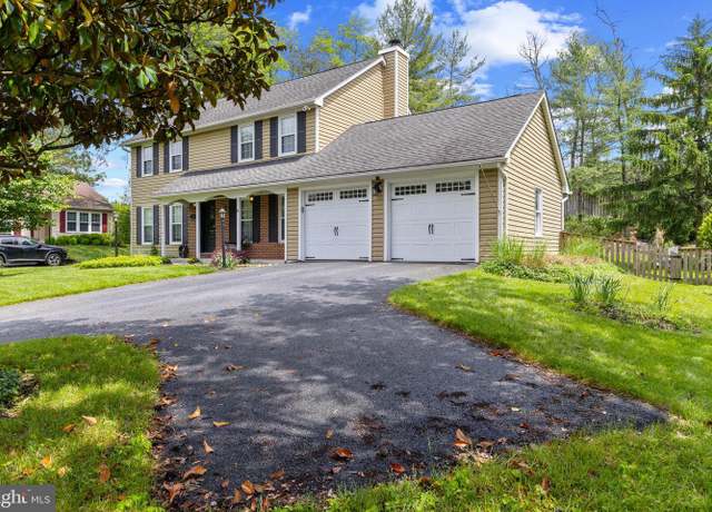 Property at 8 Pheasant Run Ct, Lutherville Timonium, MD 21093, 3 beds, 2.5 baths
