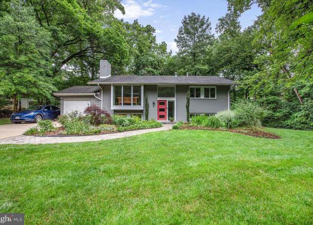 Property at 5 Persimmon Ct, Bethesda, MD 20817, 4 beds, 2.5 baths