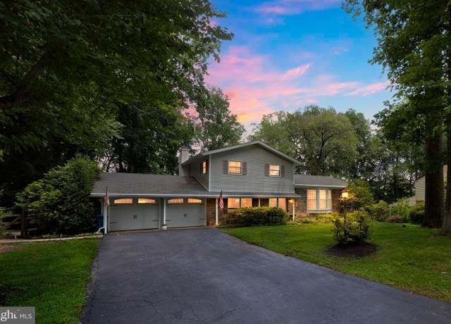 Property at 444 Caswallen Dr, West Chester, PA 19380, 4 beds, 3.5 baths