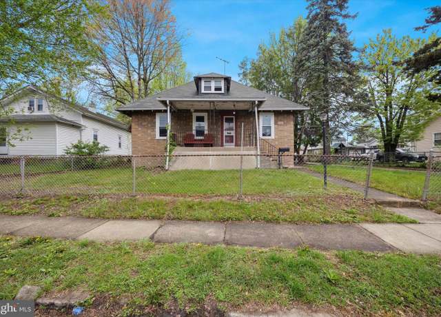 Property at 1025 Bartram Ave, Collingdale, PA 19023, 3 beds, 1 bath