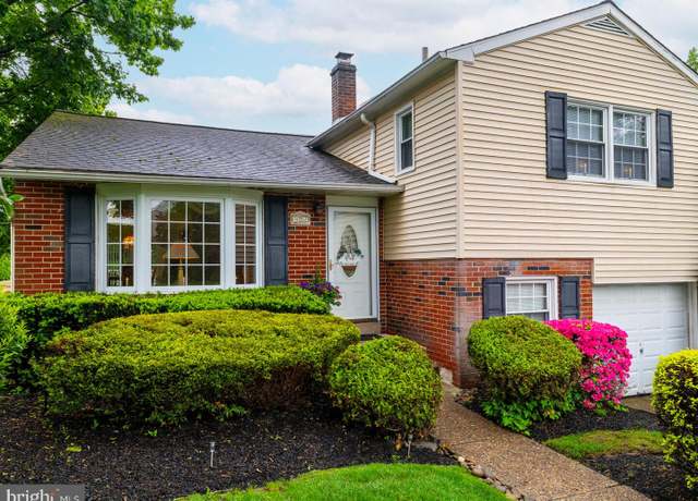 Property at 426 Rockledge Ave, Huntingdon Valley, PA 19006, 3 beds, 2.5 baths