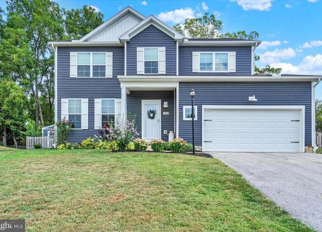 Property at 766 Weldon Dr, York, PA 17404, 4 beds, 2.5 baths