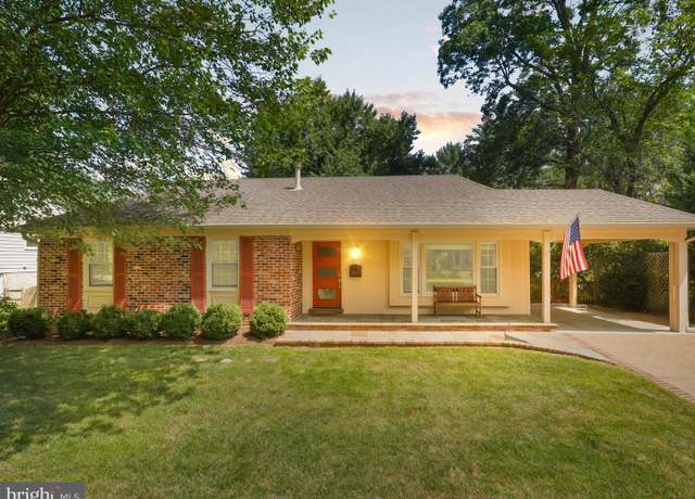 Property at 8304 Briar Creek Dr, Annandale, VA 22003, 5 beds, 3 baths