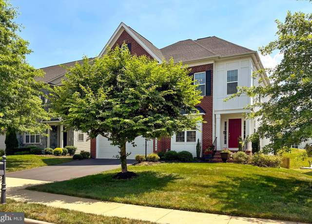 Property at 21264 Fairhunt Dr, Ashburn, VA 20148, 4 beds, 5.5 baths