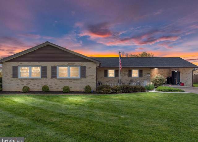 Property at 316 Royal Ave, Strasburg, VA 22657, 4 beds, 2.5 baths