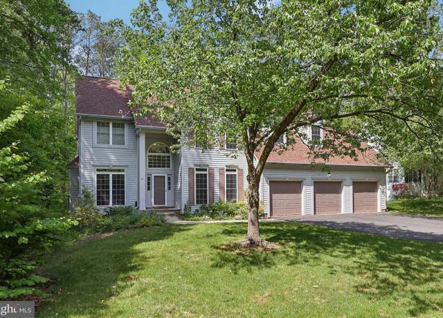 Property at 24 Monument Dr, Stafford, VA 22554, 5 beds, 4.5 baths