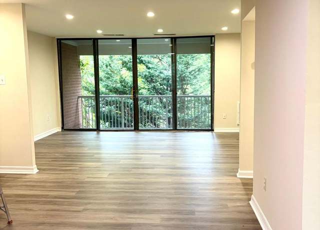 Property at 788 Quince Orchard Blvd #202, Gaithersburg, MD 20878, 3 beds, 2 baths