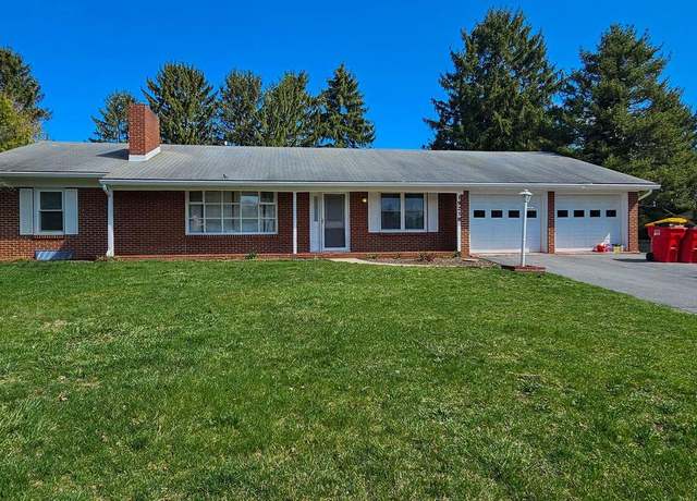 Property at 19218 Woodhaven Dr, Hagerstown, MD 21742, 3 beds, 2 baths