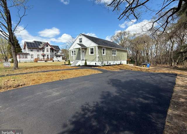 Property at 1437 Red Bank Ave, Thorofare, NJ 08086, 4 beds, 2 baths