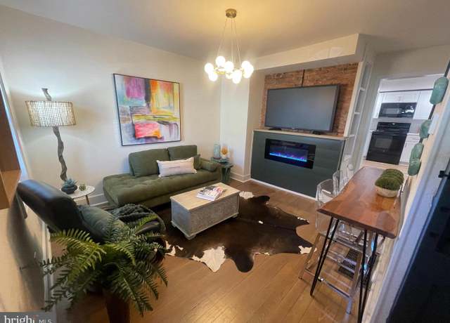 Property at 365 S 3rd St, Columbia, PA 17512, 3 beds, 2 baths