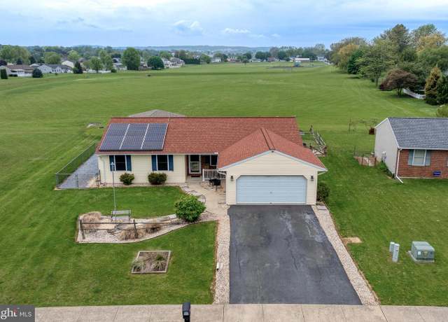 Property at 6 Village Dr, Newmanstown, PA 17073, 3 beds, 2.5 baths