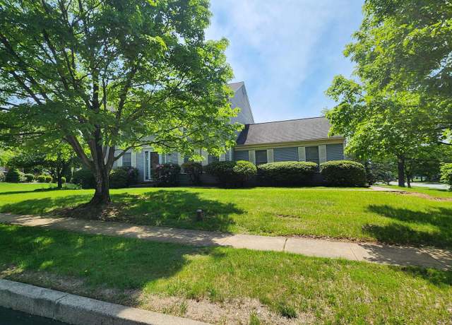 Property at 102 Ridgewood Way, Harleysville, PA 19438, 4 beds, 2.5 baths