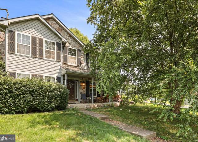 Property at 505 Abbey Dr, Mount Wolf, PA 17347, 4 beds, 2.5 baths
