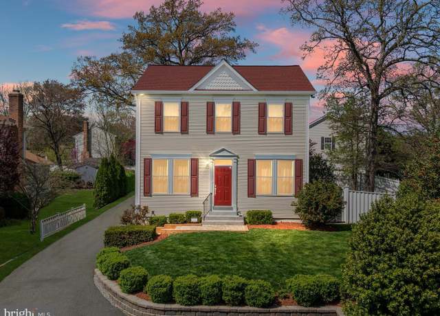 Property at 772 3rd St, Herndon, VA 20170, 4 beds, 3.5 baths