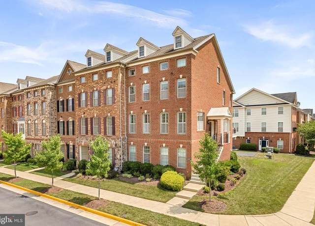 Property at 43117 Shore Sq, Ashburn, VA 20148, 4 beds, 3.5 baths