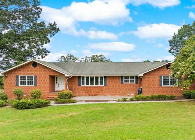 Property at 45 Bowling Farm Ln, Fredericksburg, VA 22406, 4 beds, 3.5 baths