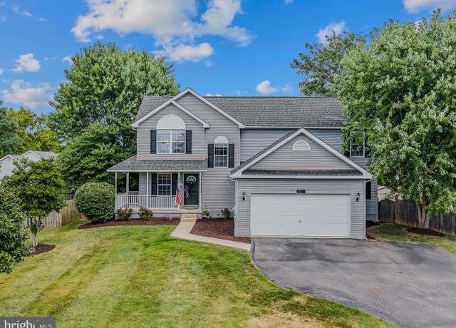 Property at 571 Oak Lee Dr, Ranson, WV 25438, 4 beds, 2.5 baths