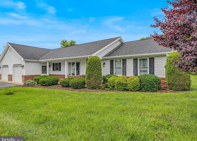 Property at 23 Garden Dr, Berkeley Springs, WV 25411, 2 beds, 2 baths