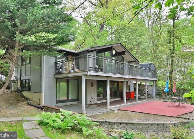 Property at 7019 Macarthur Blvd, Bethesda, MD 20816, 4 beds, 3.5 baths