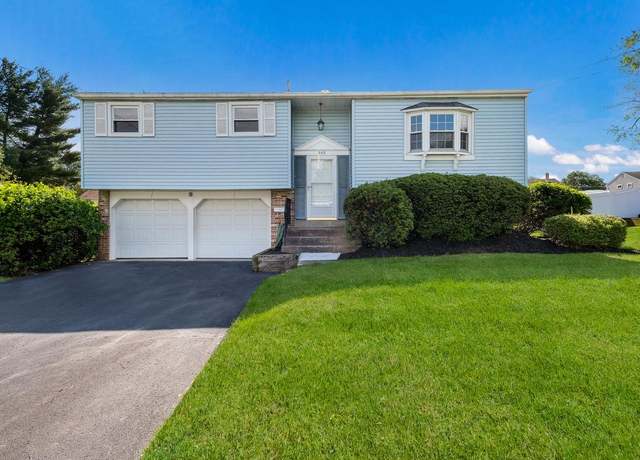 Property at 949 Marshall Dr, Warminster, PA 18974, 4 beds, 2 baths