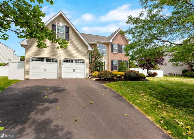Property at 3584 Gray Fox Dr, Chalfont, PA 18914, 4 beds, 2.5 baths