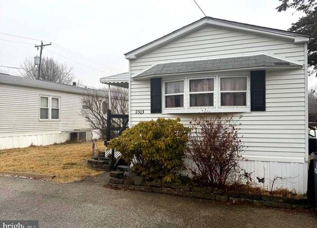 Property at 2303 Warren Ave, Coatesville, PA 19320, 2 beds, 1 bath