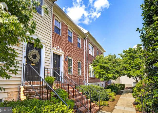 Property at 210 W Lemon St, Lancaster, PA 17603, 3 beds, 2.5 baths