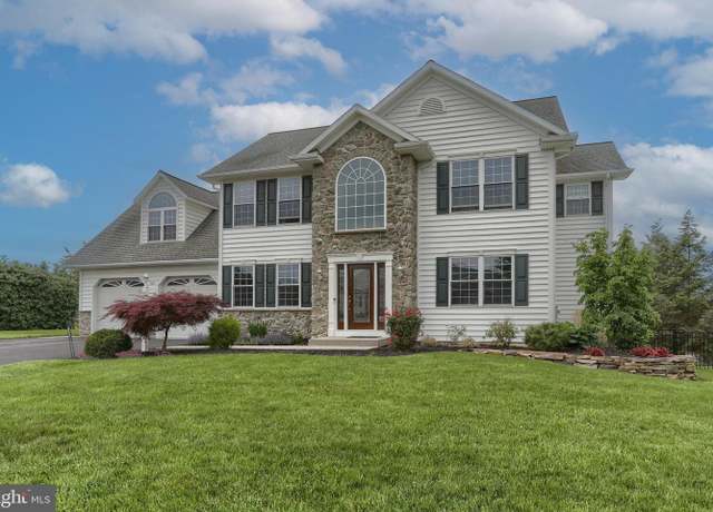 Property at 395 Olde Meadow Ln, Lebanon, PA 17042, 5 beds, 3.5 baths