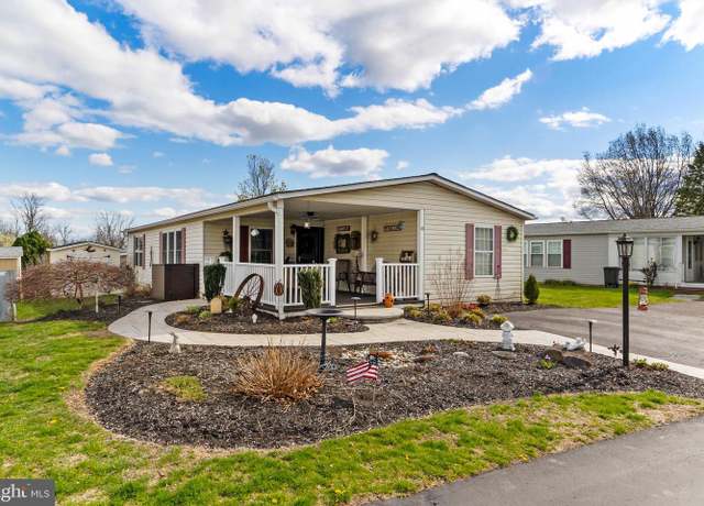 Property at 10 Queen Anne Way, Souderton, PA 18964, 2 beds, 2 baths