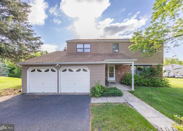 Property at 306 Spring Cir, Norristown, PA 19403, 4 beds, 2.5 baths