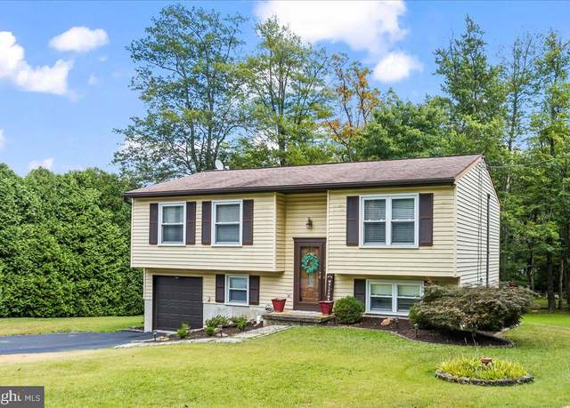 Property at 111 Saint George Dr, Dillsburg, PA 17019, 3 beds, 2 baths