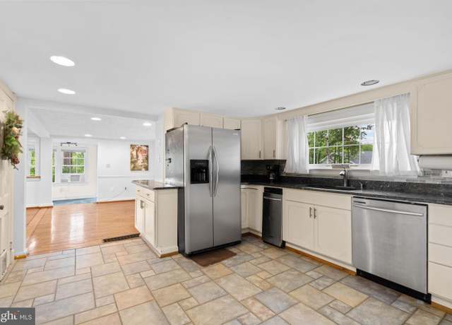 Property at 669 Dicks Hollow Rd, Winchester, VA 22603, 4 beds, 2 baths