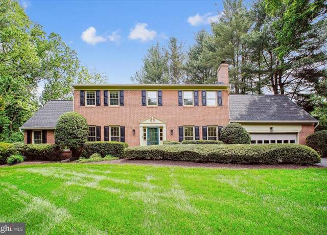 Property at 9532 Locust Hill Dr, Great Falls, VA 22066, 5 beds, 3.5 baths