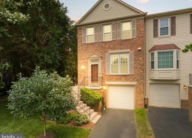 Property at 4255 Sleepy Lake Dr, Fairfax, VA 22033, 3 beds, 3 baths