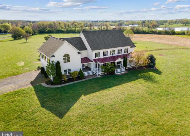 Property at 37081 Gallop Ln, Purcellville, VA 20132, 4 beds, 4 baths