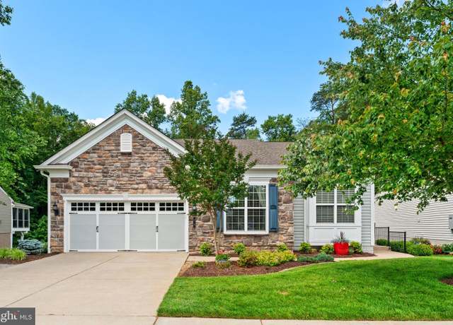 Property at 70 Battery Point Dr, Fredericksburg, VA 22406, 4 beds, 3 baths