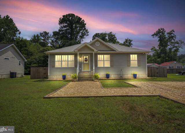 Property at 233 Stratford Dr, Colonial Beach, VA 22443, 3 beds, 2 baths