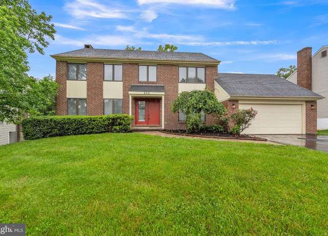 Property at 202 Charleston Dr, Wilmington, DE 19808, 5 beds, 3.5 baths