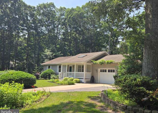 Property at 7 Roberts Rd, Lewes, DE 19958, 3 beds, 2 baths