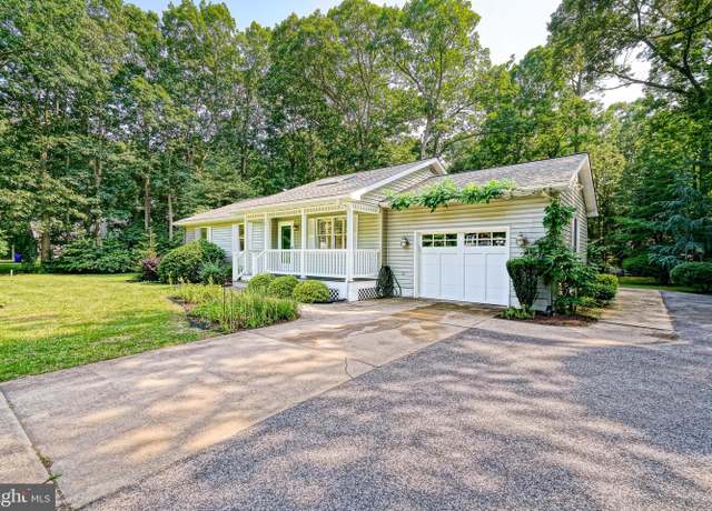 Property at 7 Roberts Rd, Lewes, DE 19958, 3 beds, 2 baths