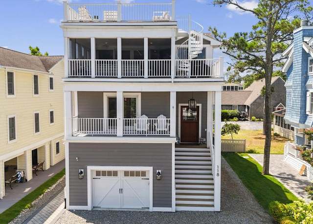 Property at 118 Oakwood St, Bethany Beach, DE 19930, 6 beds, 5.5 baths