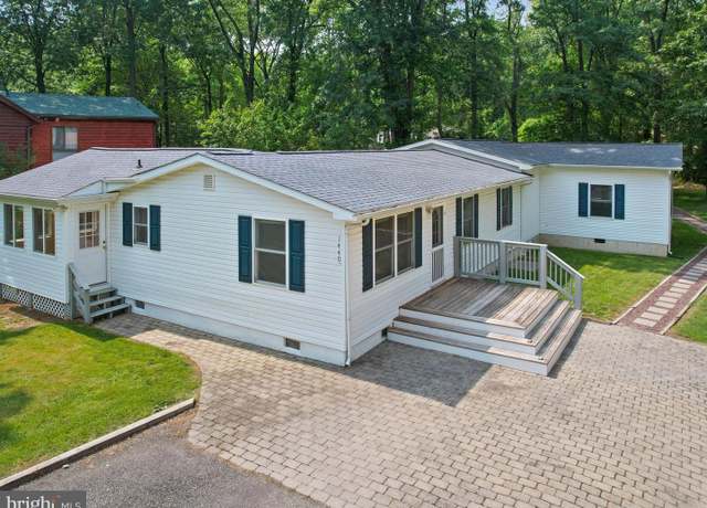 Property at 1440 Cedarhurst Rd, Shady Side, MD 20764, 4 beds, 2 baths