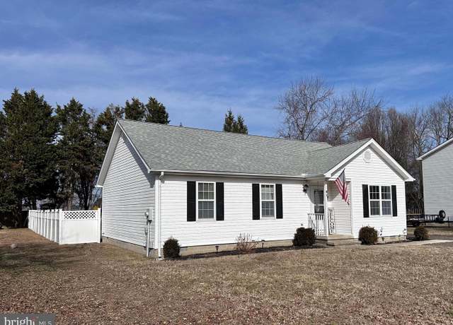 Property at 3 Oak St, Ridgely, MD 21660, 3 beds, 2 baths