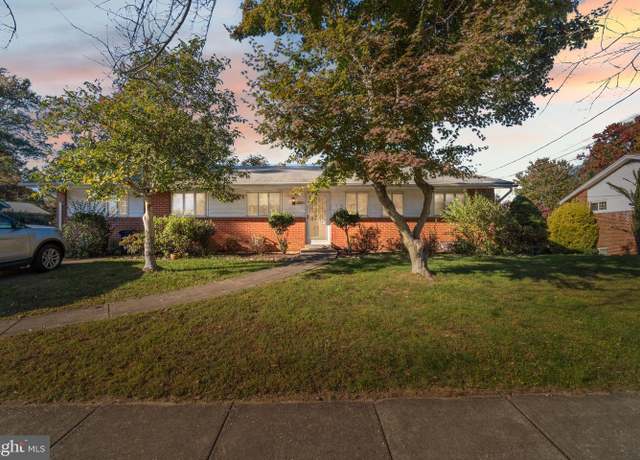 Property at 5021 White Flint Dr, Kensington, MD 20895, 3 beds, 2.5 baths