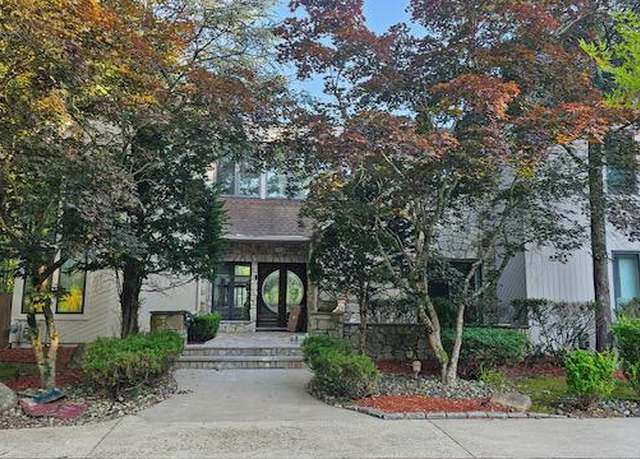 Property at 12 N Country Lakes Dr, Marlton, NJ 08053, 11 beds, 5.5 baths
