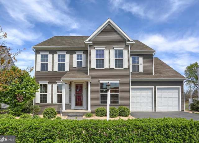 Property at 87 Edris Ln, Mechanicsburg, PA 17050, 4 beds, 3.5 baths